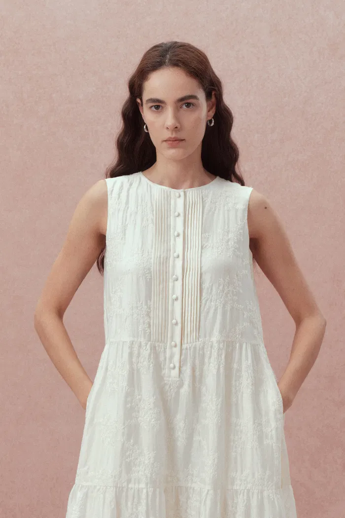 4116-stella-sleeveless-dress-in-lyocell-embroidery-1.webp