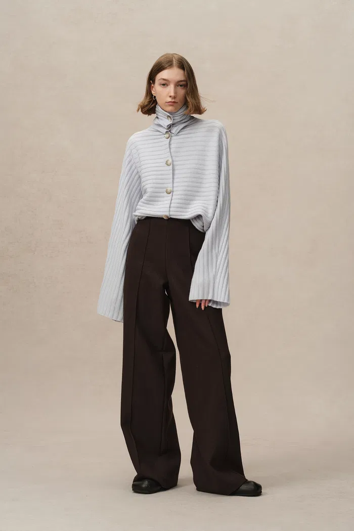 4370-svichka-twill-straight-leg-pants-in-merino-wool-twill-1.webp