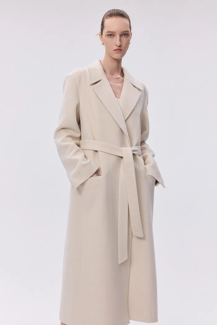 4378-ros-hand-stitched-sculpted-coat-in-wool-alpaca-blend-1.webp