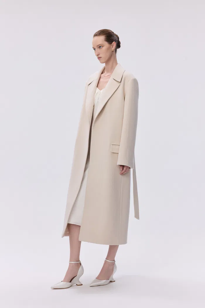 4378-ros-hand-stitched-sculpted-coat-in-wool-alpaca-blend-1.webp