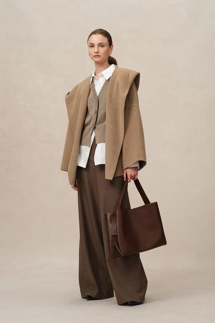 4424-lanza-handcrafted-hooded-double-faced-coat-in-camel-hair-blend-1.webp
