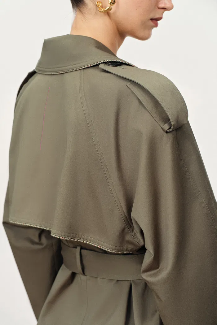 443-beatrice-short-trench-coat-in-cotton-twill-1.webp