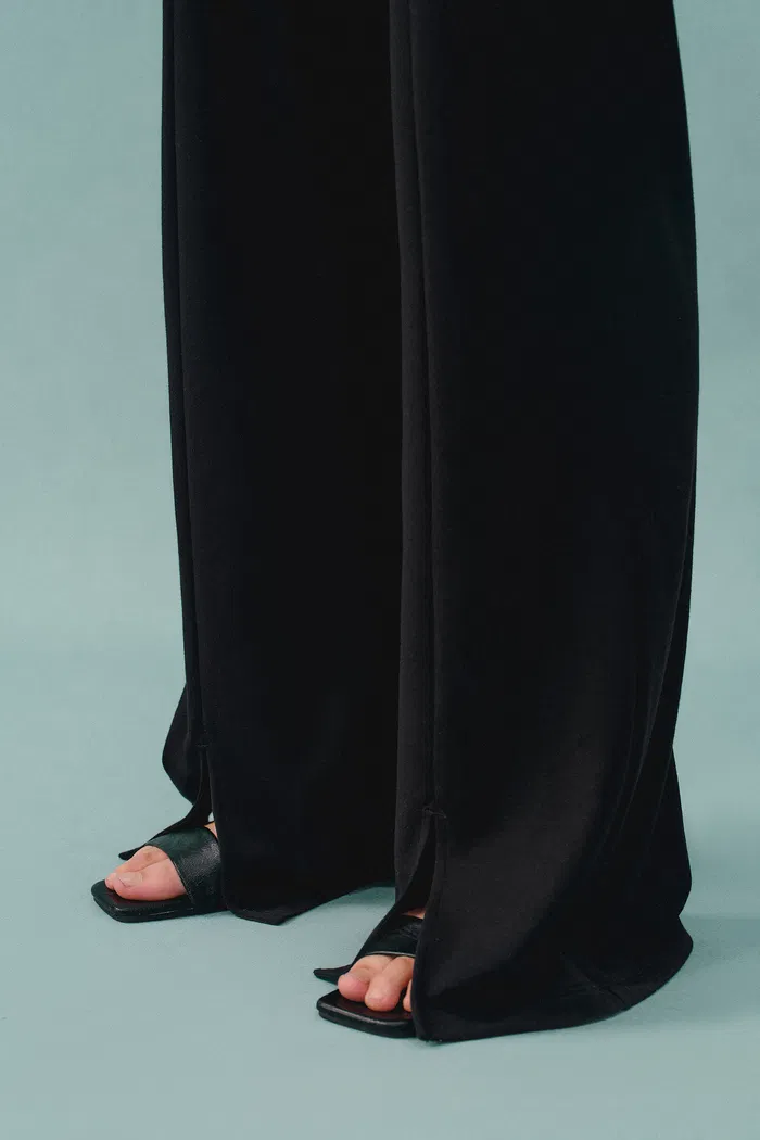 4466-yuri-side-slit-pants-in-brushed-knit-1.webp