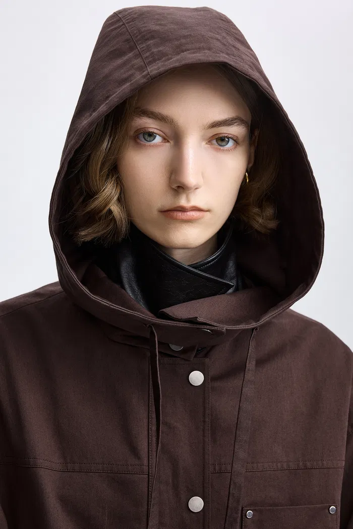 4482-beth-detachable-windproof-hooded-jacket-in-washed-cotton-1.webp