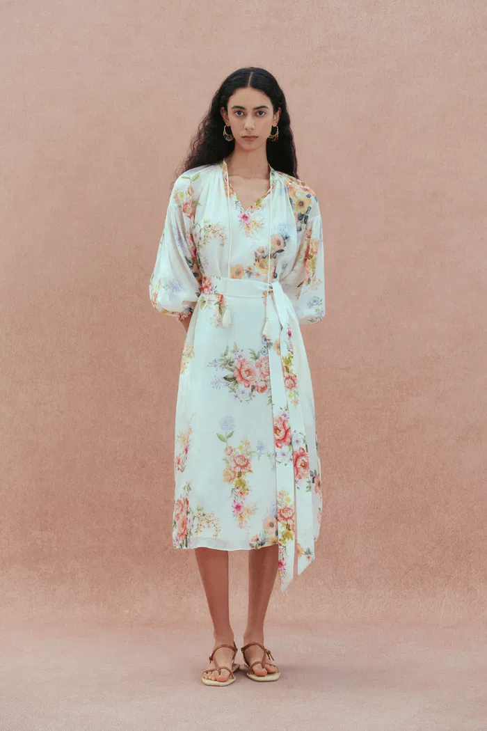 4490-lou-flora-long-sleeves-dress-in-silk-linen-blend-1.webp