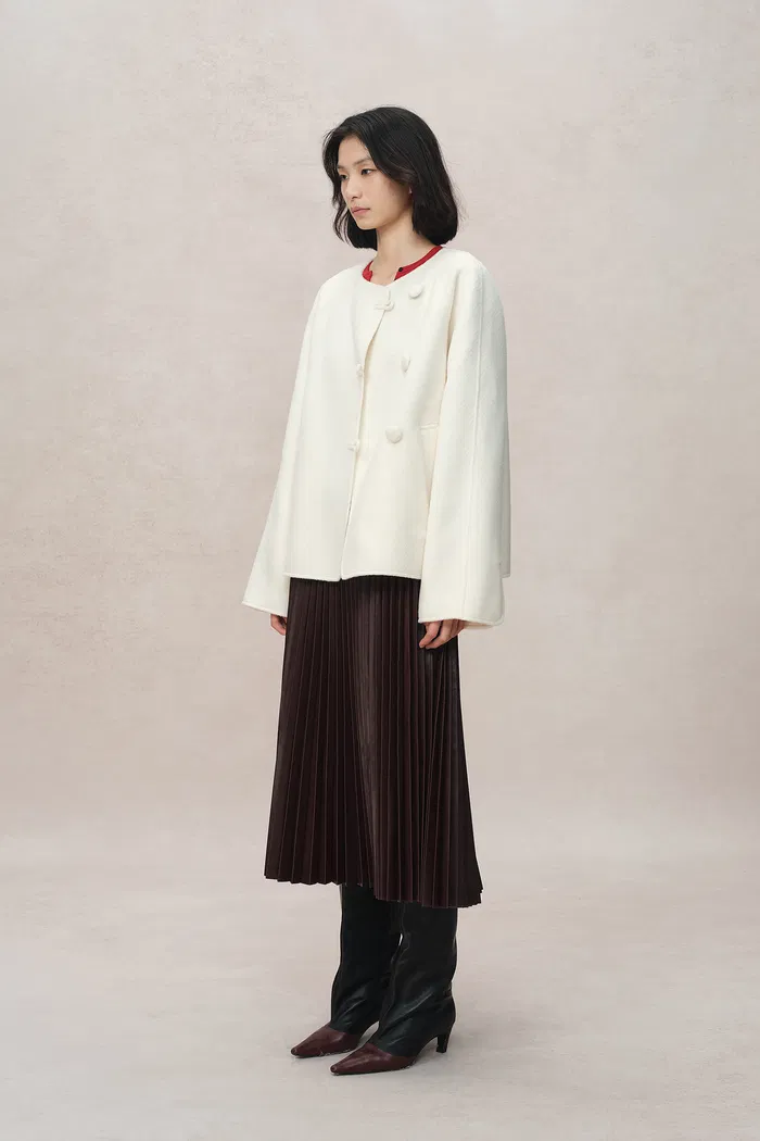 4574-alina-hand-rolled-buttons-wool-jacket-in-australian-merino-twill-1.webp
