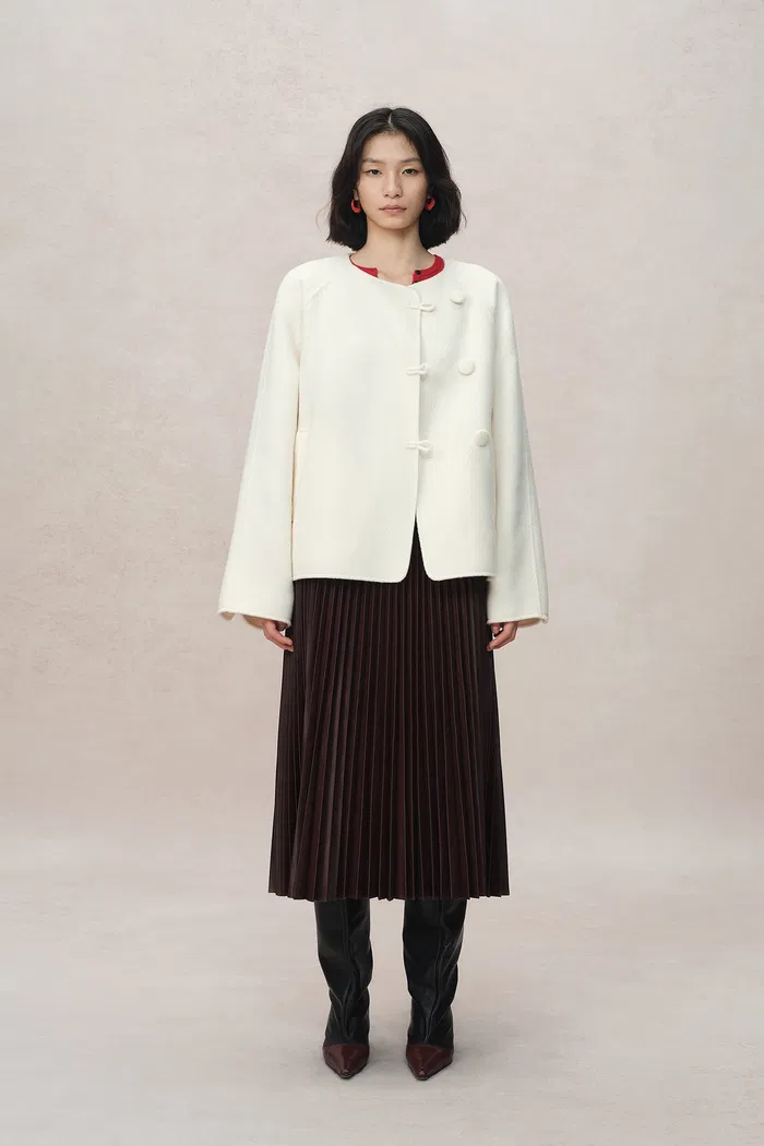 4574-alina-hand-rolled-buttons-wool-jacket-in-australian-merino-twill-1.webp
