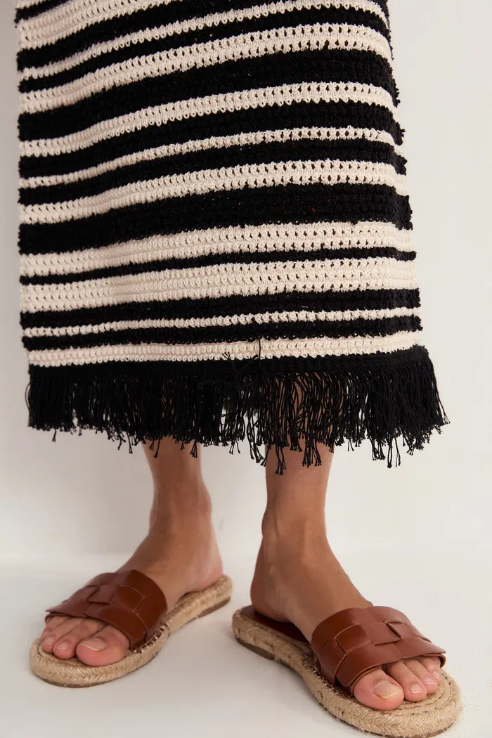4678-kari-handmade-tassels-ivory-white-striped-dress-in-cotton-knit-1.webp
