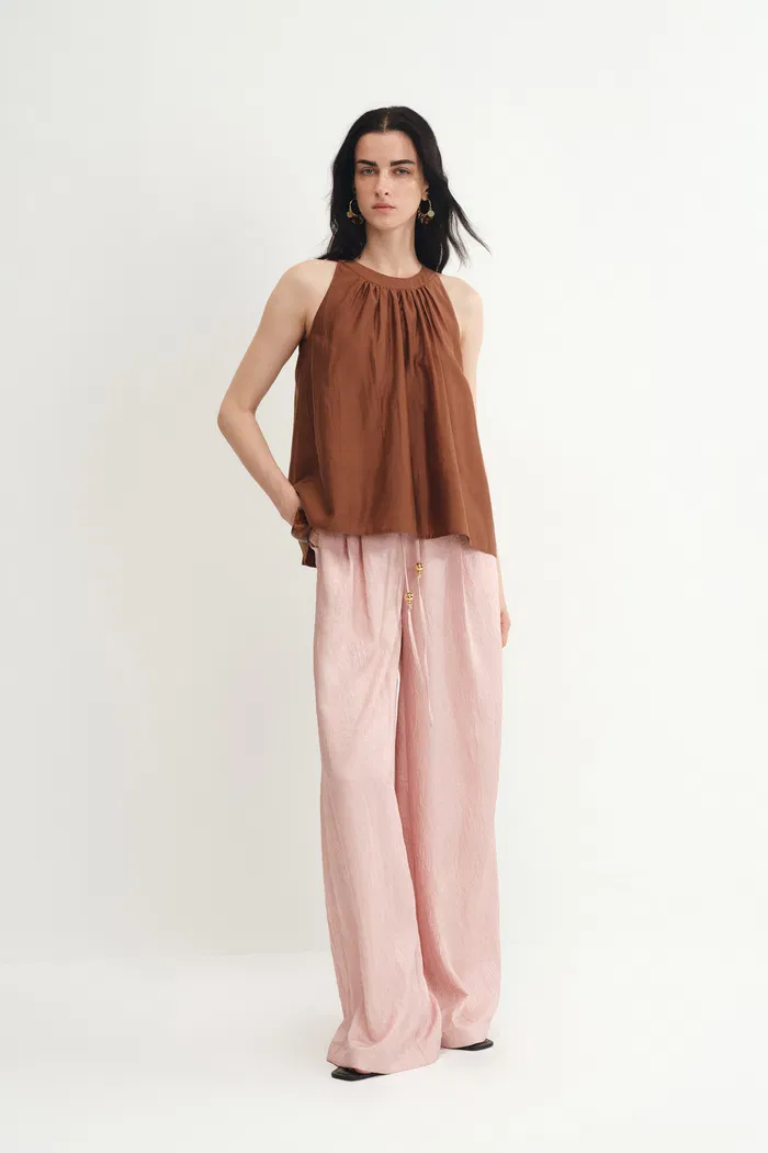 4742-louise-textured-pleated-pants-in-pleated-satin-1.webp
