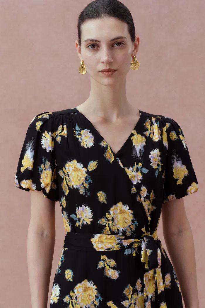 4750-cecilie-short-sleeve-flora-dress-1.webp