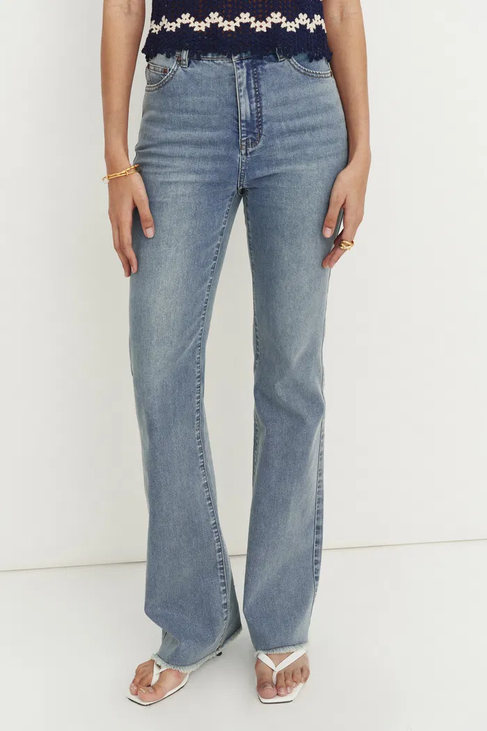 Cathy Slight Bootcut Jeans in Acetate Denim