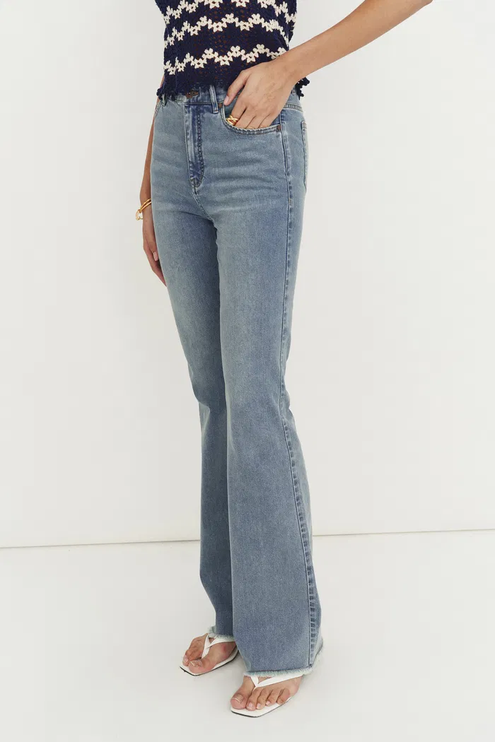 4780-cathy-slight-bootcut-jeans-in-acetate-denim-1.webp
