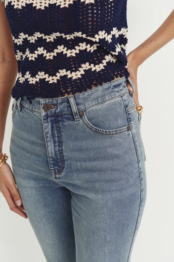 4780-cathy-slight-bootcut-jeans-in-acetate-denim-1.webp