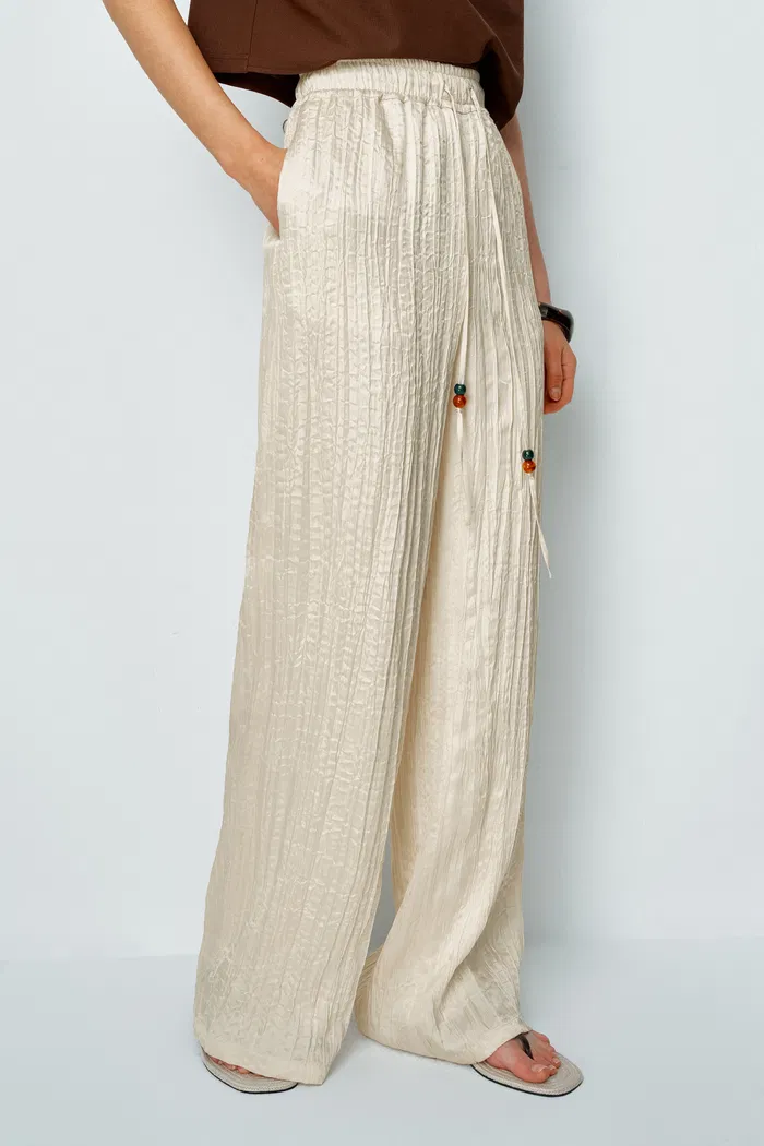 4871-aurora-textured-pants-in-pleated-satin-1.webp