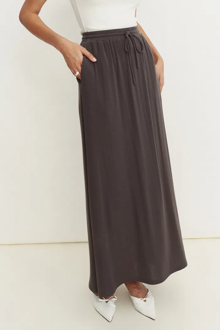 4915-atlan-casual-knit-skirt-1.webp