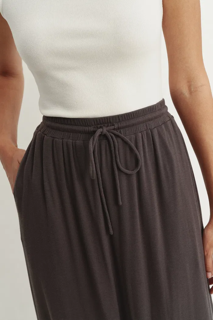 4915-atlan-casual-knit-skirt-1.webp