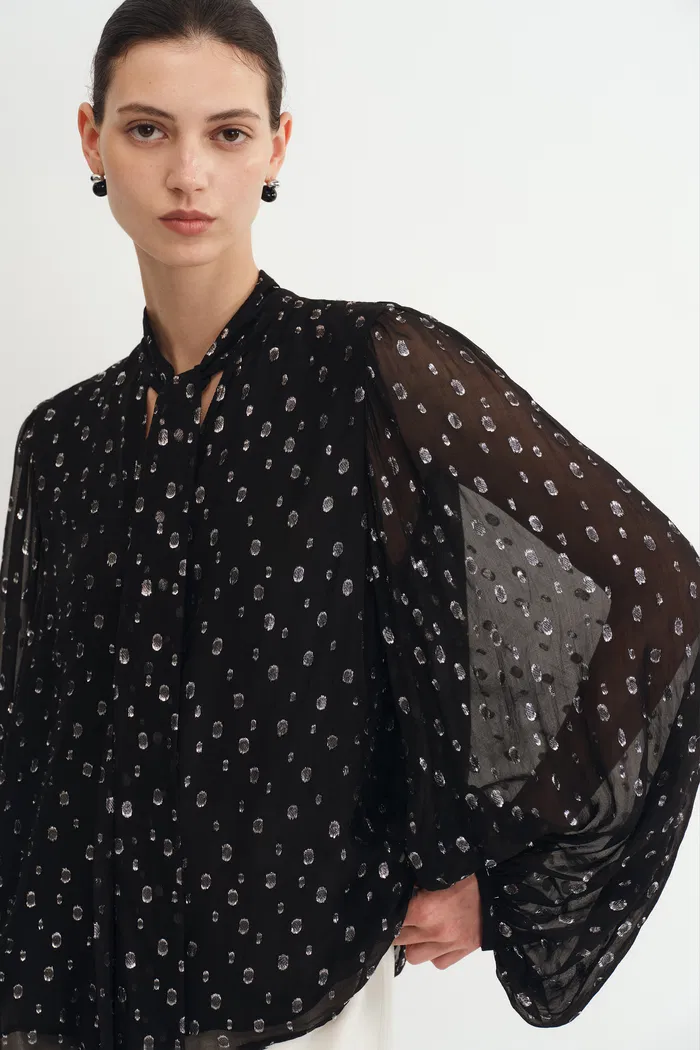 4971-stars-neck-scarf-blouse-silk-crepe-with-metallic-accents-1.webp