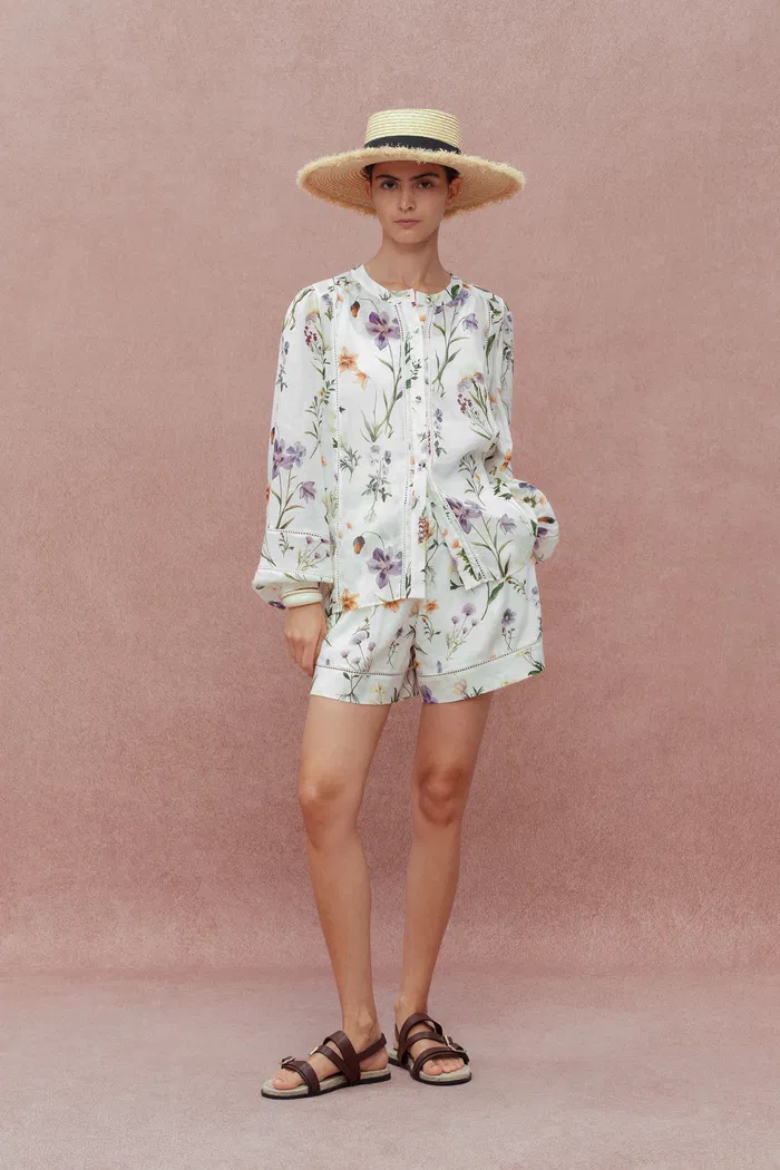 4985-perla-hand-painted-flora-shorts-in-tencel-ramie-1.webp