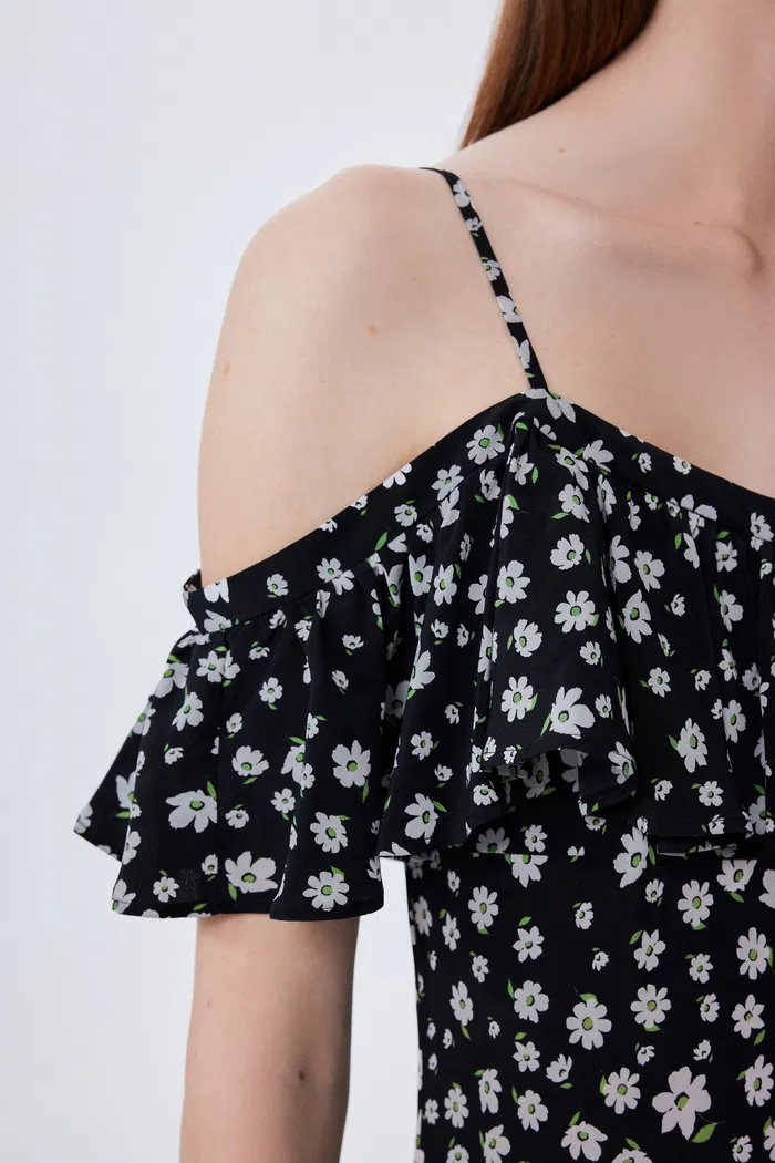 5043-shalom-daisy-print-dress-in-double-crepe-silk-1.webp