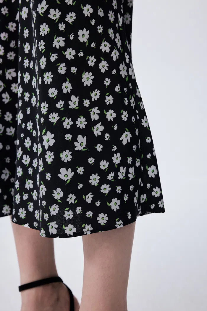 5043-shalom-daisy-print-dress-in-double-crepe-silk-1.webp