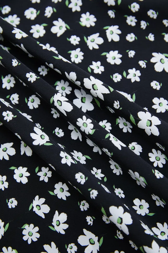 5043-shalom-daisy-print-dress-in-double-crepe-silk-1.webp