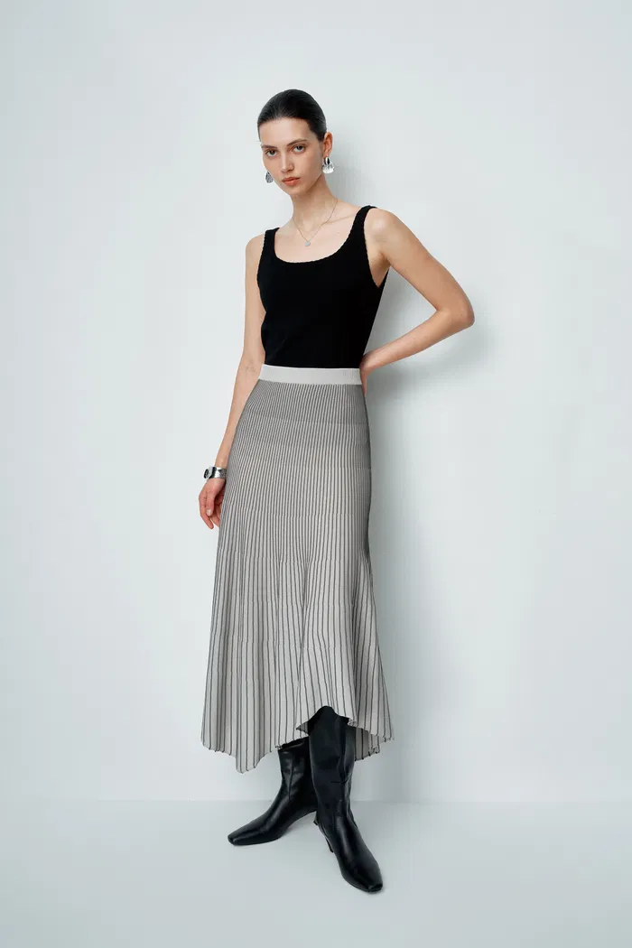 5247-freya-skirt-in-summer-stretch-yarn-knit-1.webp