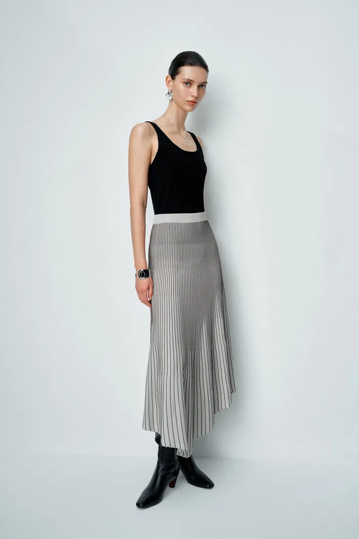 5247-freya-skirt-in-summer-stretch-yarn-knit-1.webp