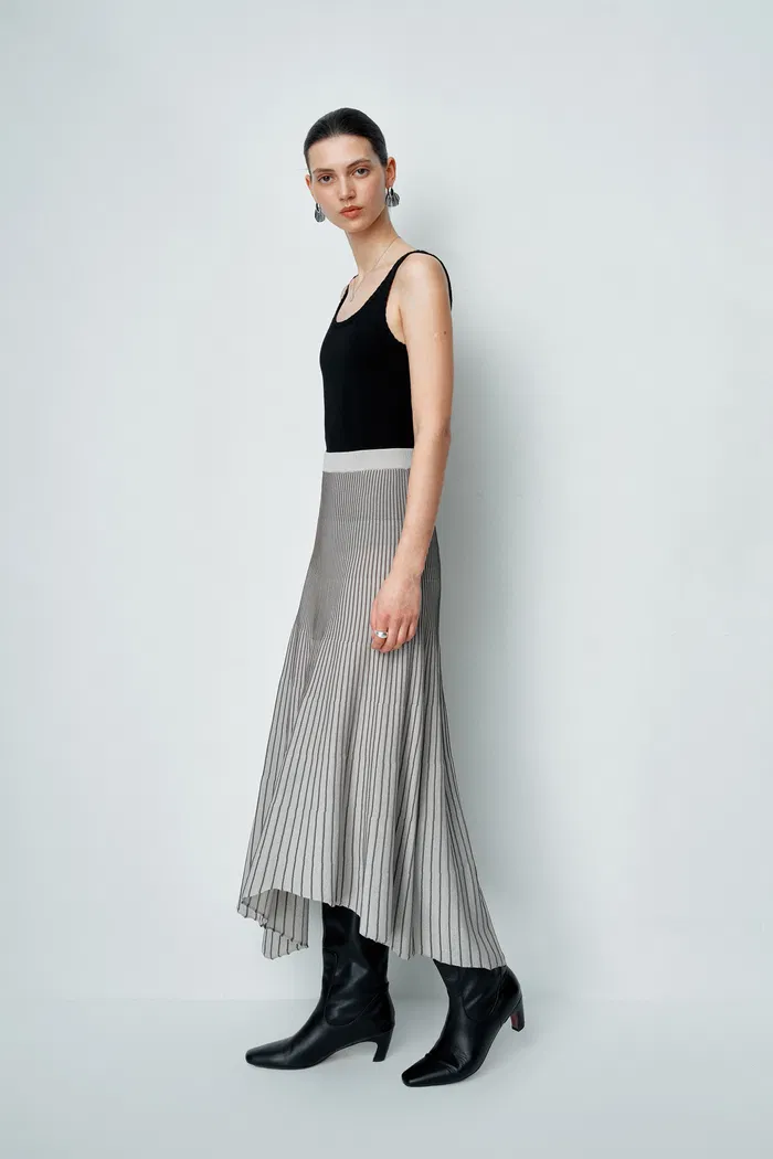 5247-freya-skirt-in-summer-stretch-yarn-knit-1.webp