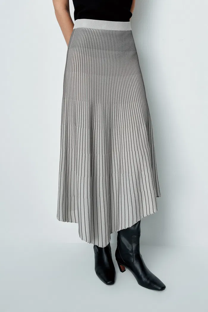 5247-freya-skirt-in-summer-stretch-yarn-knit-1.webp