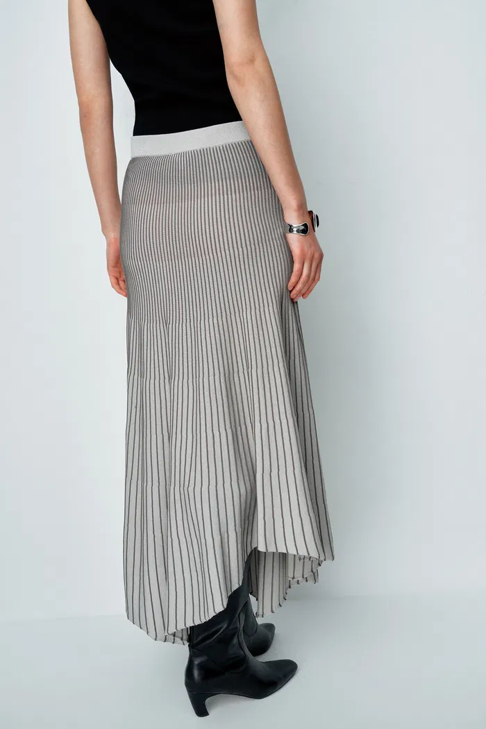 5247-freya-skirt-in-summer-stretch-yarn-knit-1.webp
