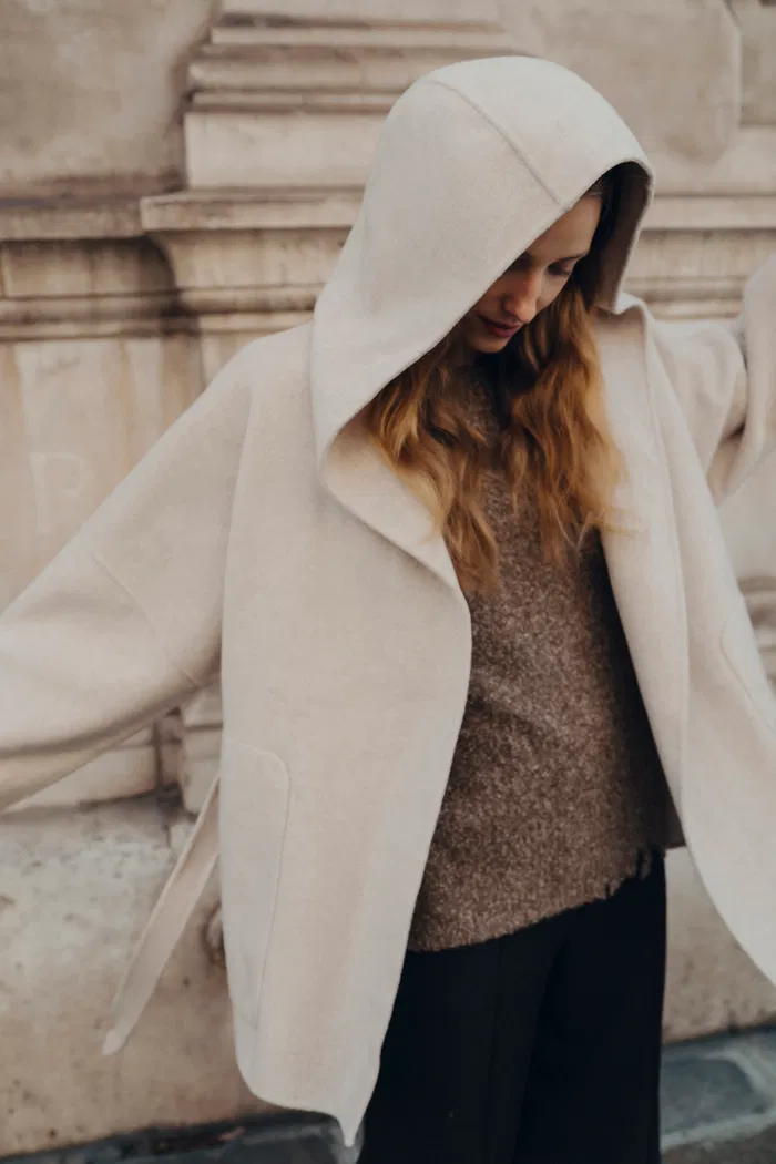 5289-lanza-handcrafted-hooded-cashmere-double-face-coat-in-merino-cashmere-blend-1.webp