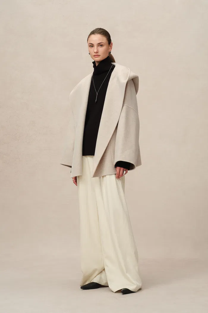 5289-lanza-handcrafted-hooded-cashmere-double-face-coat-in-merino-cashmere-blend-1.webp