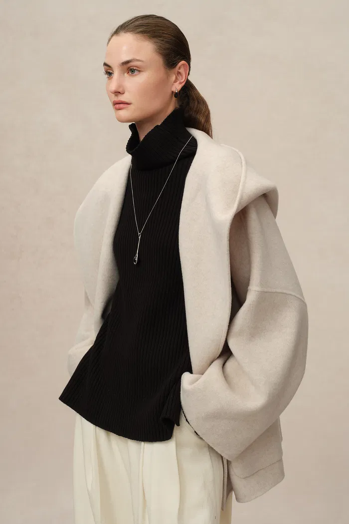 5289-lanza-handcrafted-hooded-cashmere-double-face-coat-in-merino-cashmere-blend-1.webp