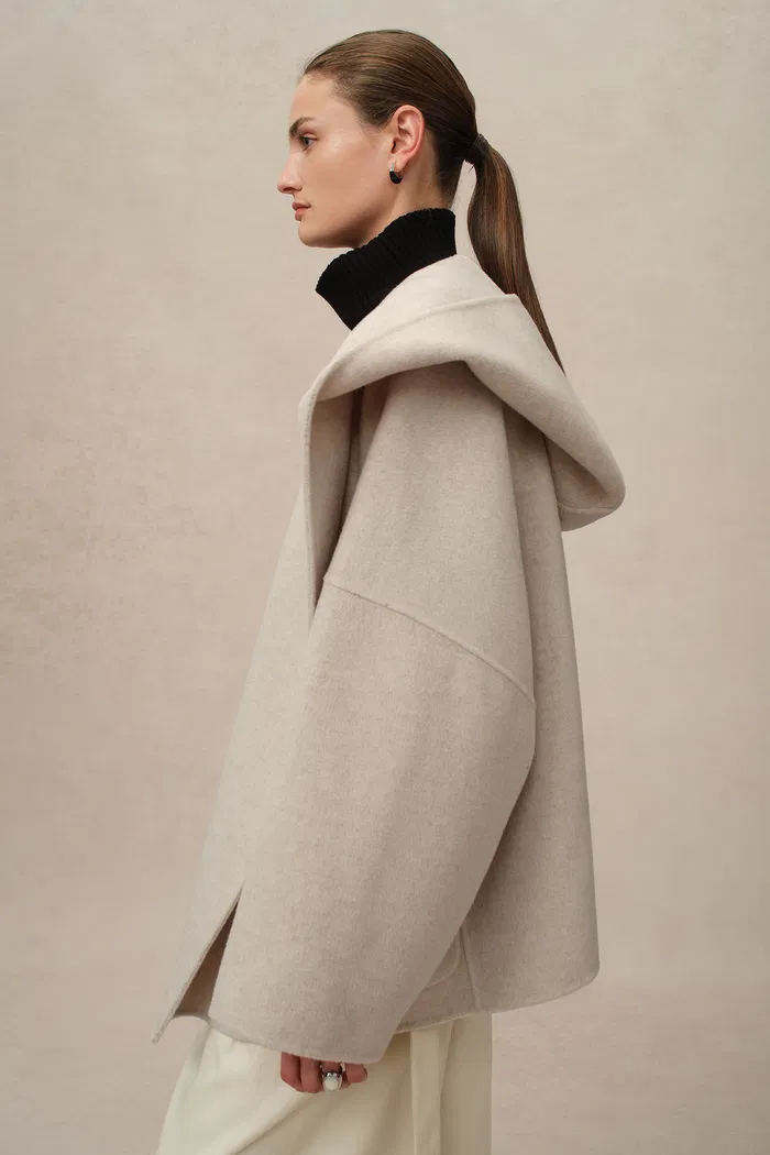 5289-lanza-handcrafted-hooded-cashmere-double-face-coat-in-merino-cashmere-blend-1.webp