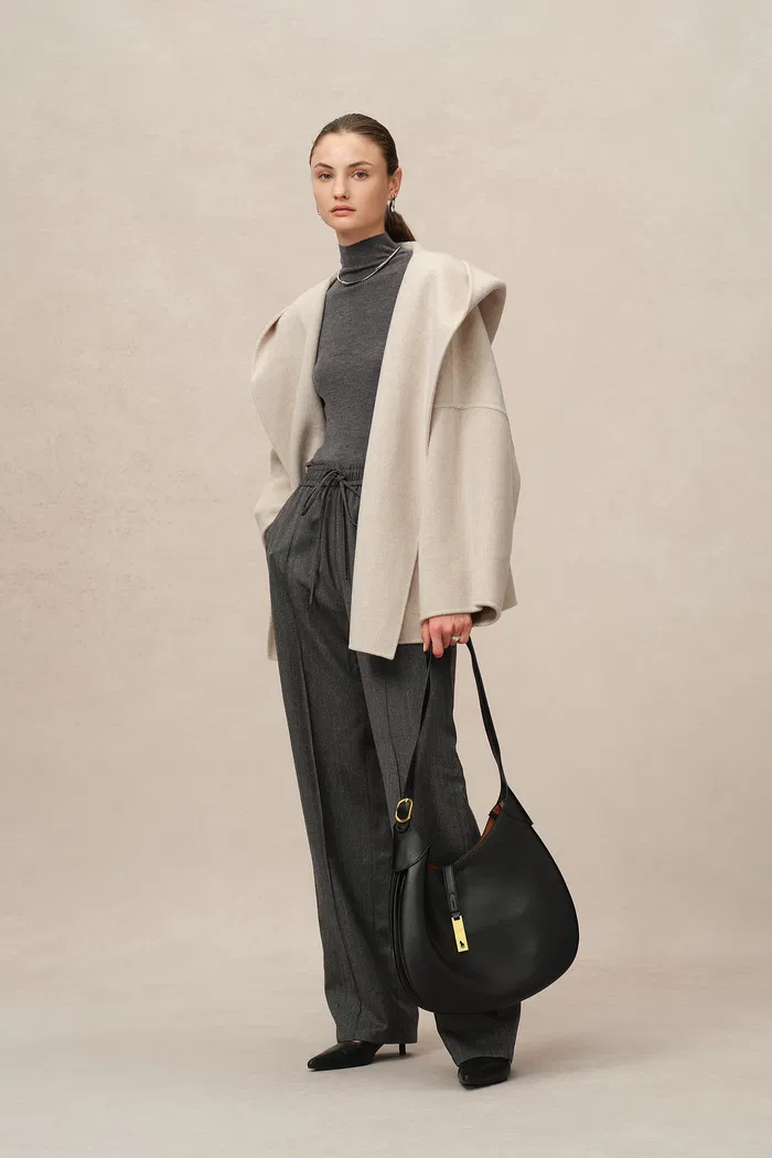 5289-lanza-handcrafted-hooded-cashmere-double-face-coat-in-merino-cashmere-blend-1.webp