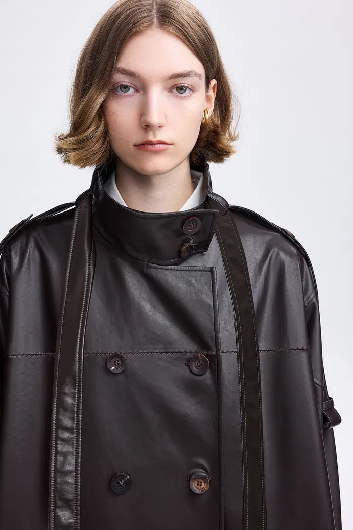 5323-liu-cape-oversized-short-trench-coat-in-vegan-leather-1.webp