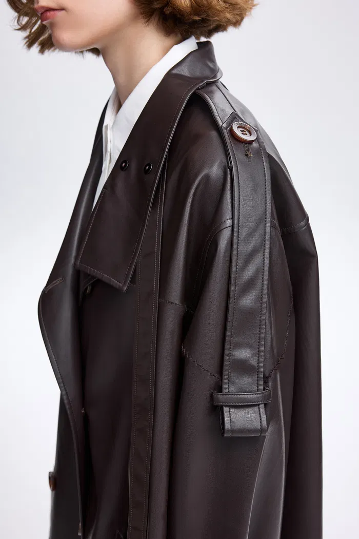 5323-liu-cape-oversized-short-trench-coat-in-vegan-leather-1.webp