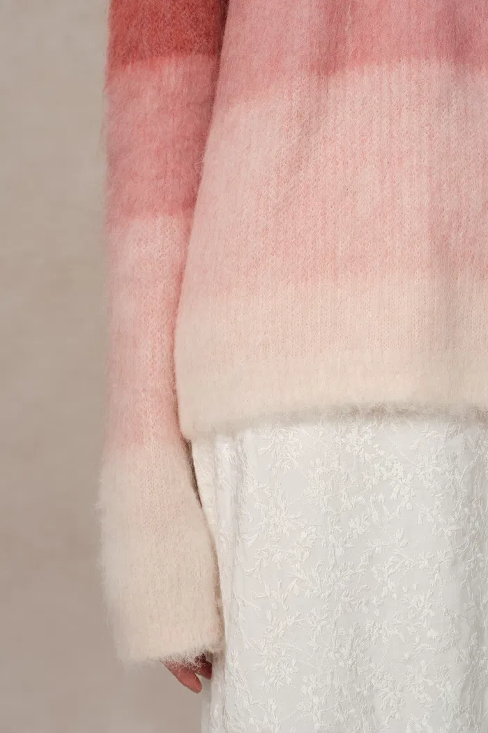 5378-cherry-ombr-sweater-in-baby-alpaca-blend-1.webp