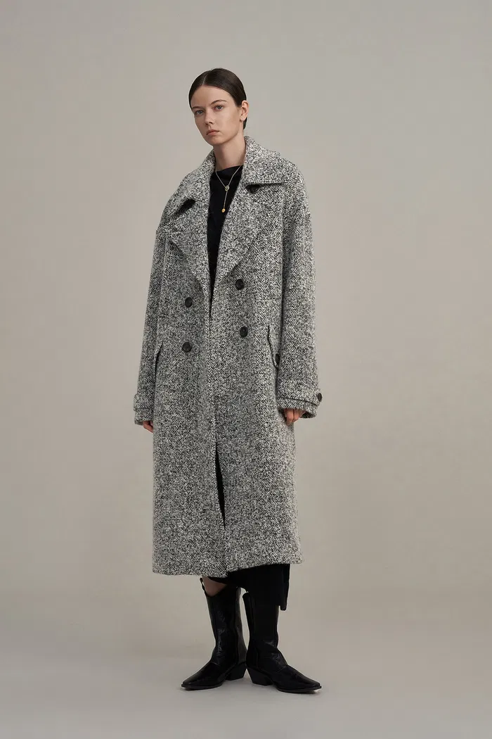 5394-daisy-coat-in-ultralight-boucl-wool-1.webp