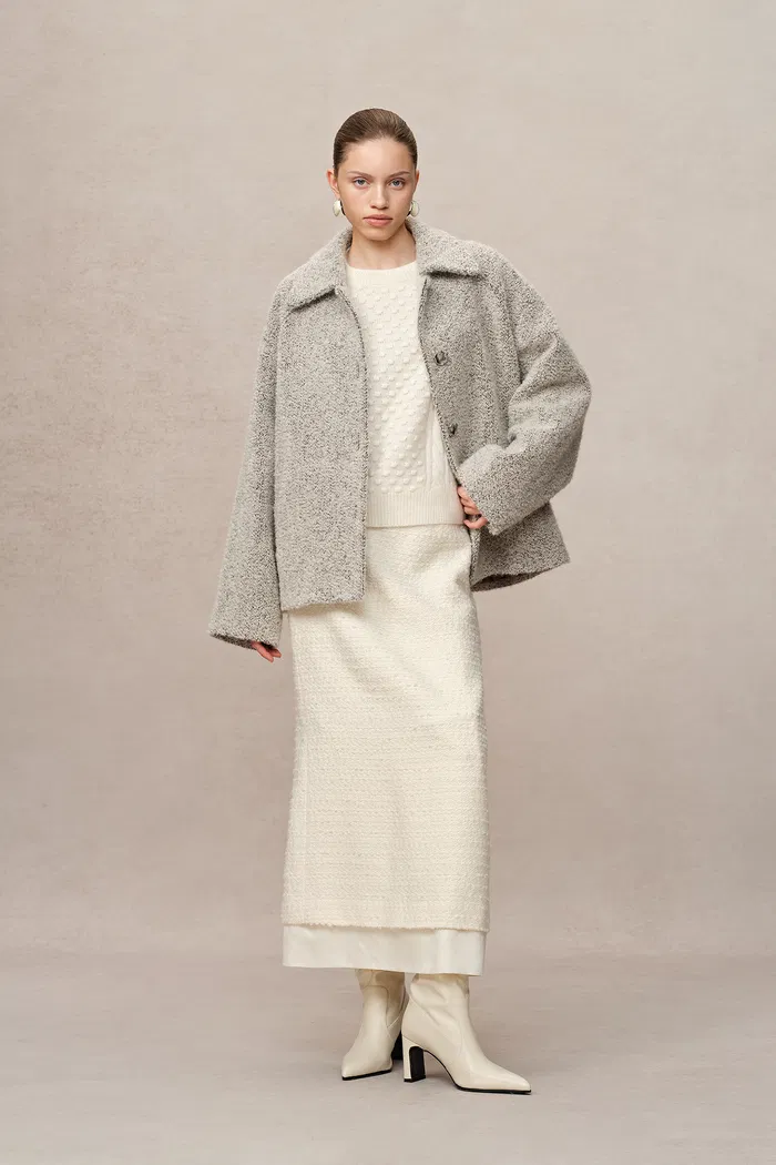 5410-blossom-detachable-fur-collar-coat-in-ultra-light-alpaca-boucl–1.webp
