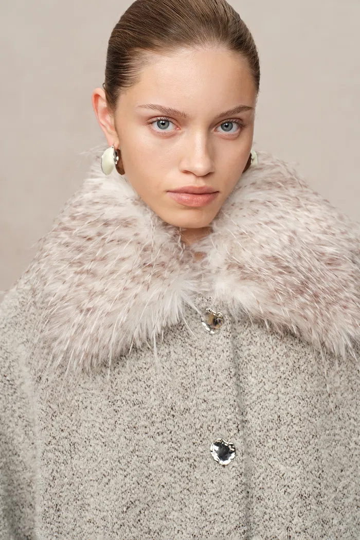 5410-blossom-detachable-fur-collar-coat-in-ultra-light-alpaca-boucl–1.webp