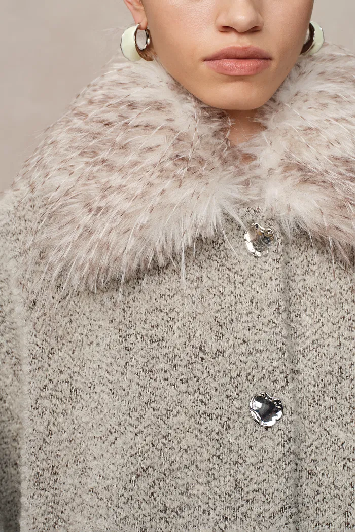 5410-blossom-detachable-fur-collar-coat-in-ultra-light-alpaca-boucl–1.webp