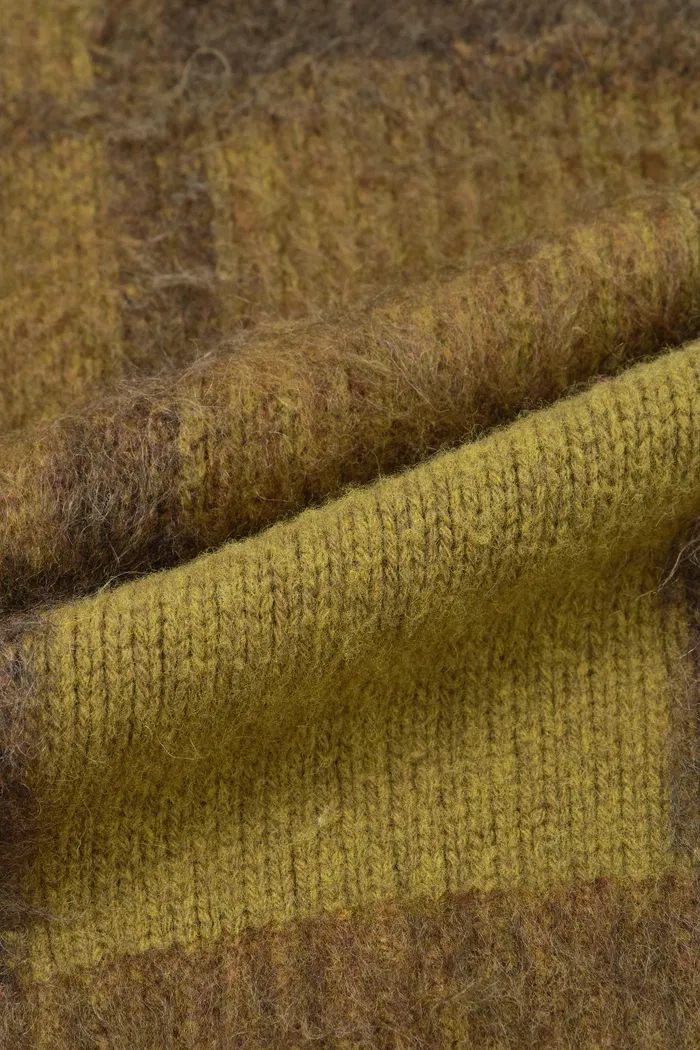 5462-sibton-checked-cropped-pullover-in-baby-alpaca-blend-knit-1.webp