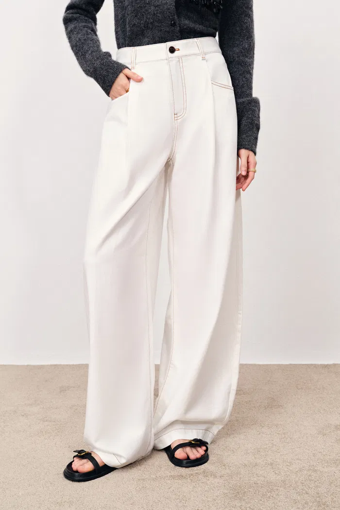 Riley Pressed Pleated Curved Wide Leg Jeans in Lyocell Denim