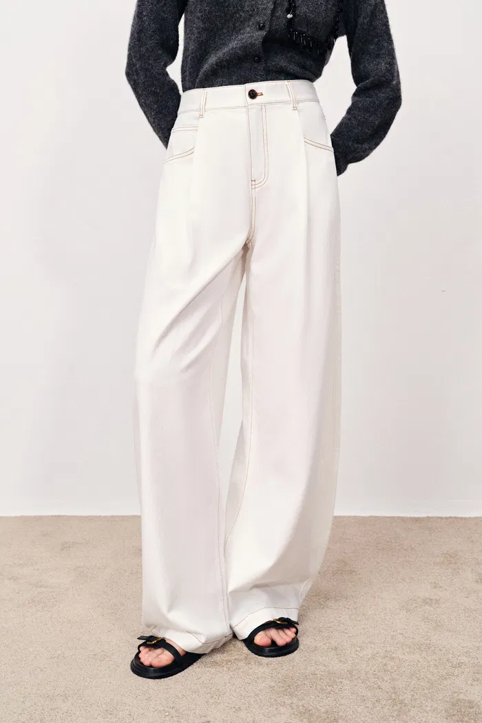 547-riley-pressed-pleated-curved-wide-leg-jeans-in-lyocell-denim-1.webp