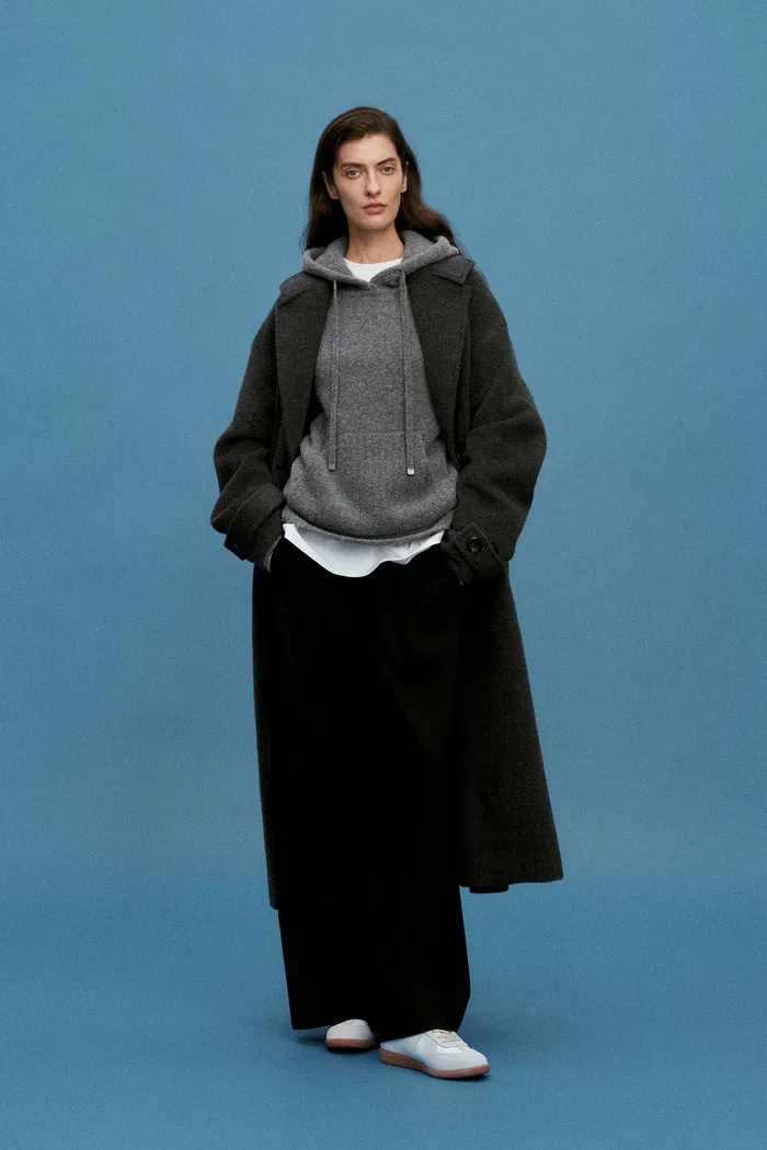 5482-nicole-hooded-sweater-in-wool-boucl–1.webp