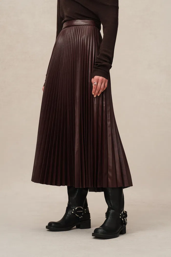 5500-mari-pleated-skirt-in-vegan-leather-1.webp