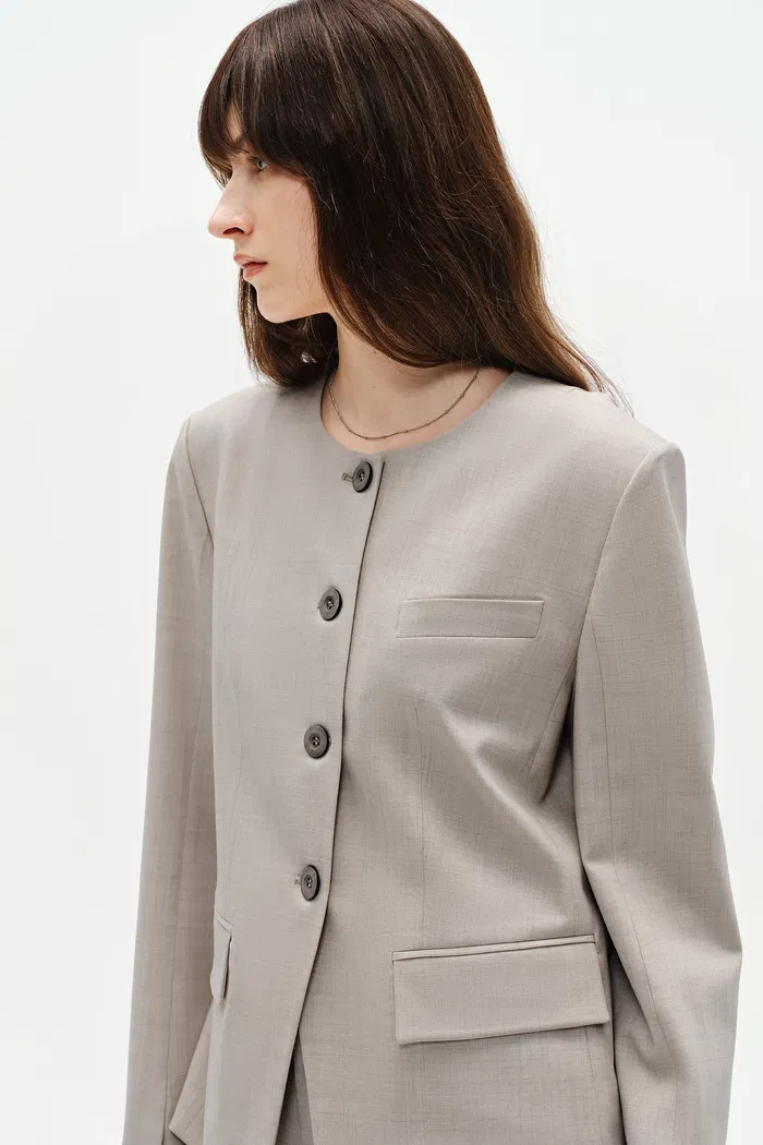 5556-aki-round-neck-suit-blazer-in-merino-wool-blend-1.webp