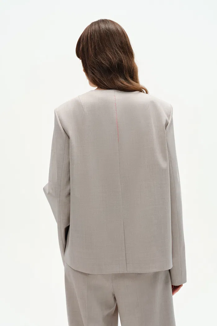 5556-aki-round-neck-suit-blazer-in-merino-wool-blend-1.webp