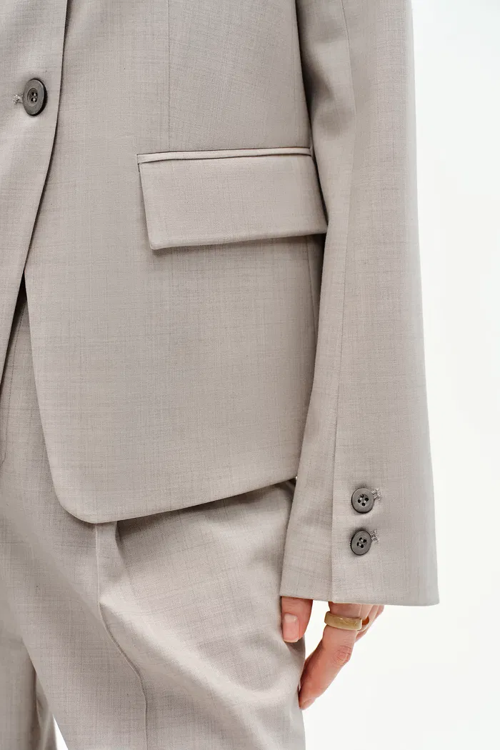 5556-aki-round-neck-suit-blazer-in-merino-wool-blend-1.webp